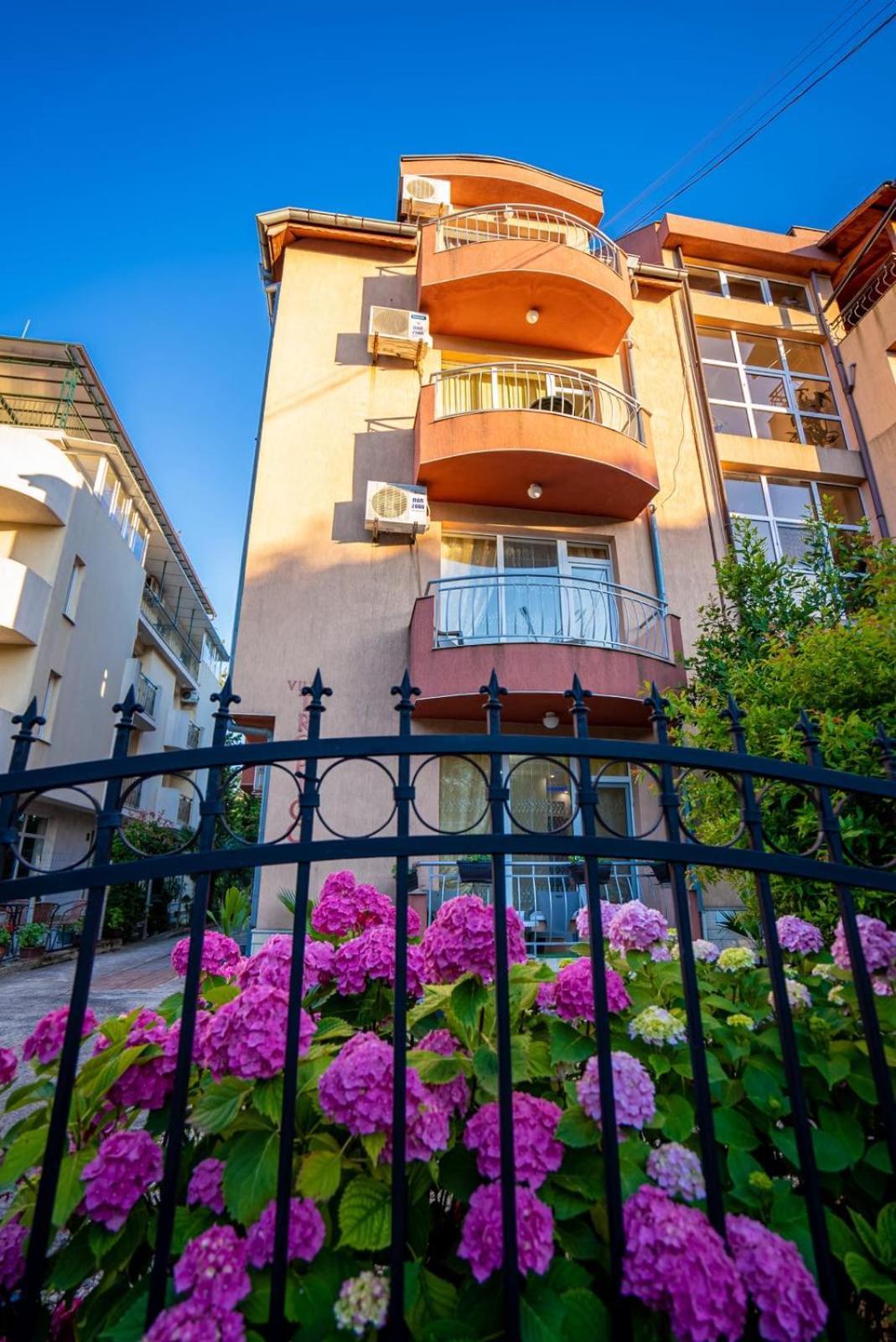 Ar Luxury Apartments Ravda Luaran gambar