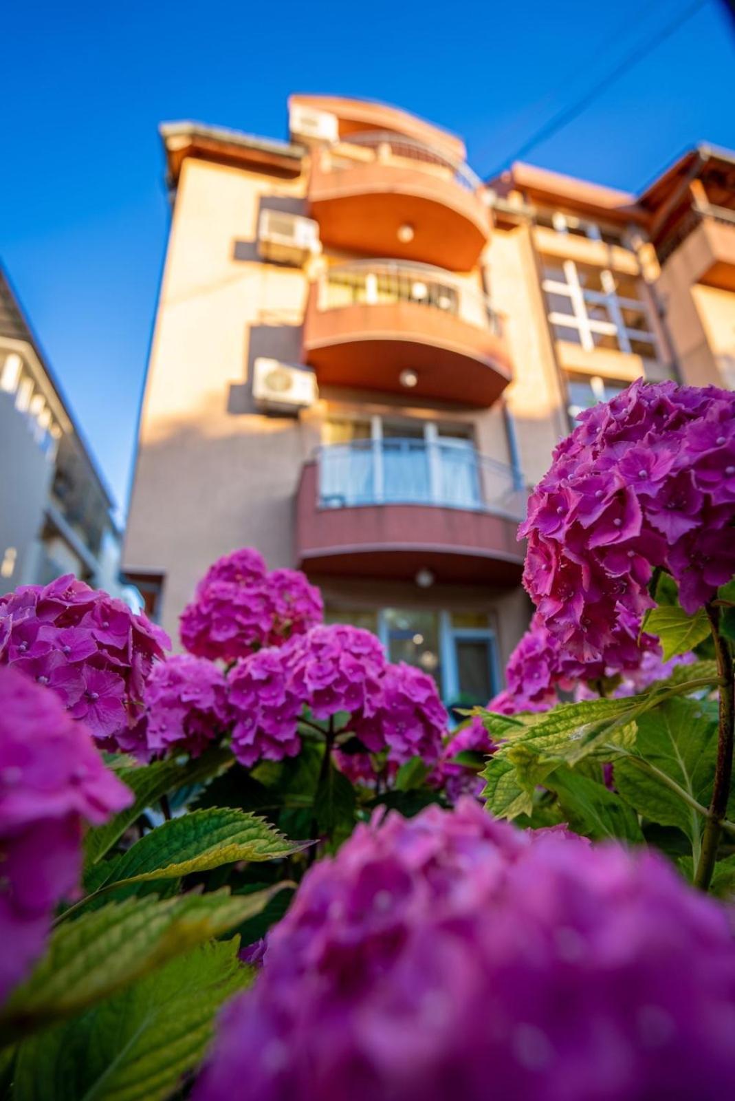 Ar Luxury Apartments Ravda Luaran gambar